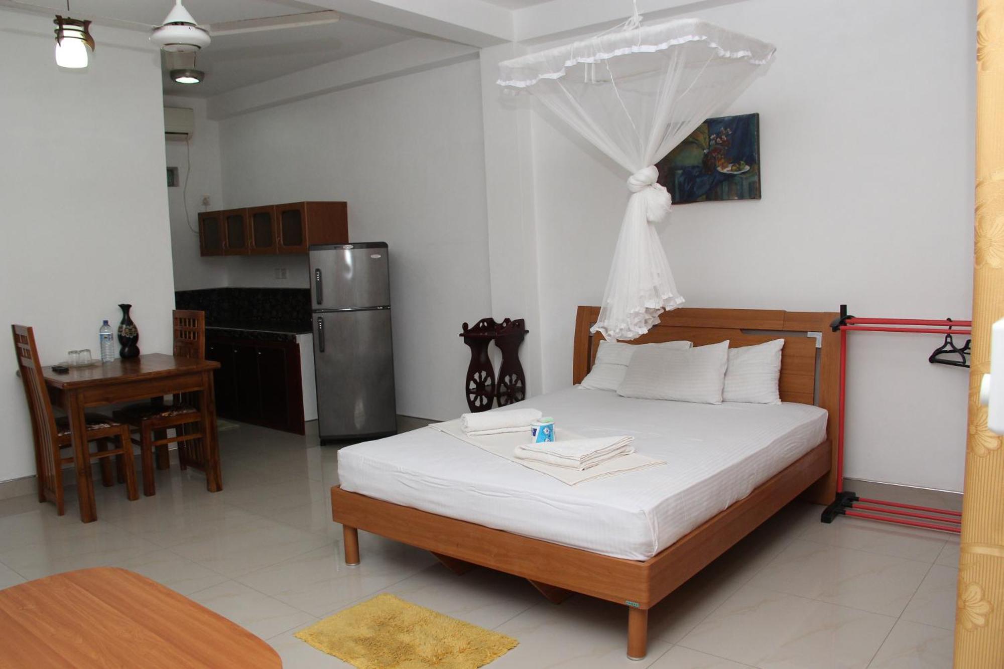 Shanith Guesthouse Negombo Oda fotoğraf