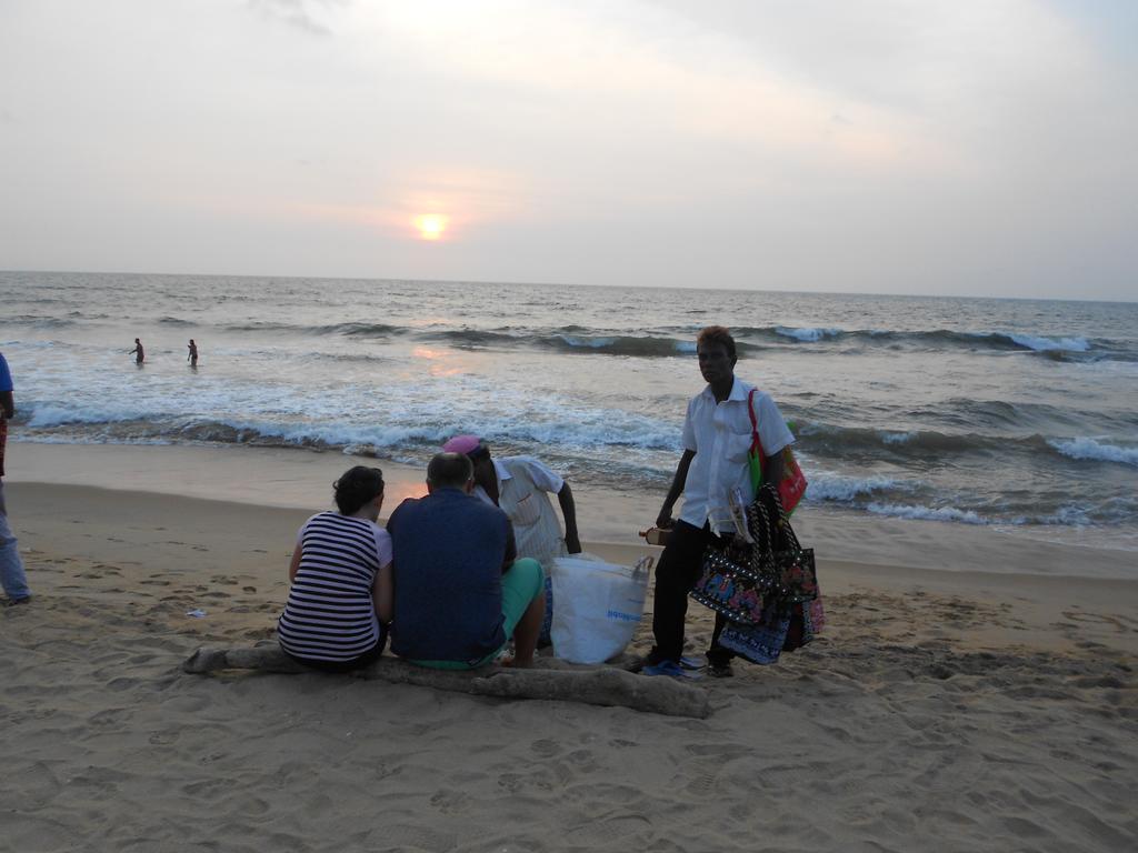 Shanith Guesthouse Negombo Dış mekan fotoğraf